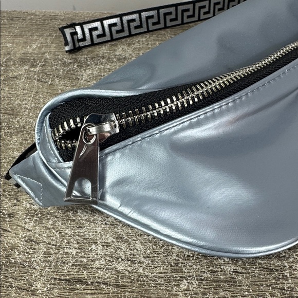 Versace Fragrances Silver Belt Bag Travel Pouch Fanny Pack - Picture 4 of 6